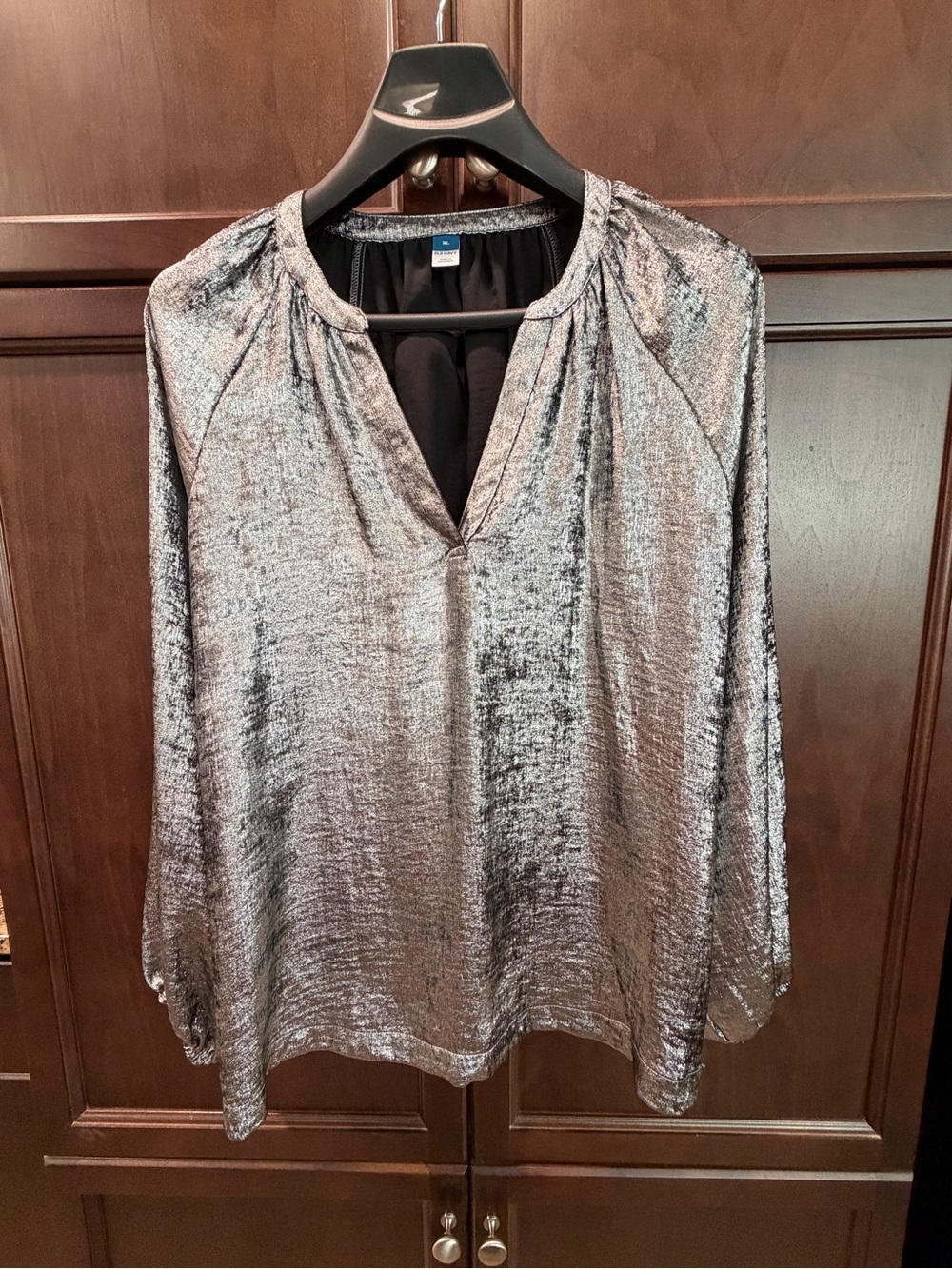 Old Navy Metallic Silver V-Neck Long Sleeve Blouse